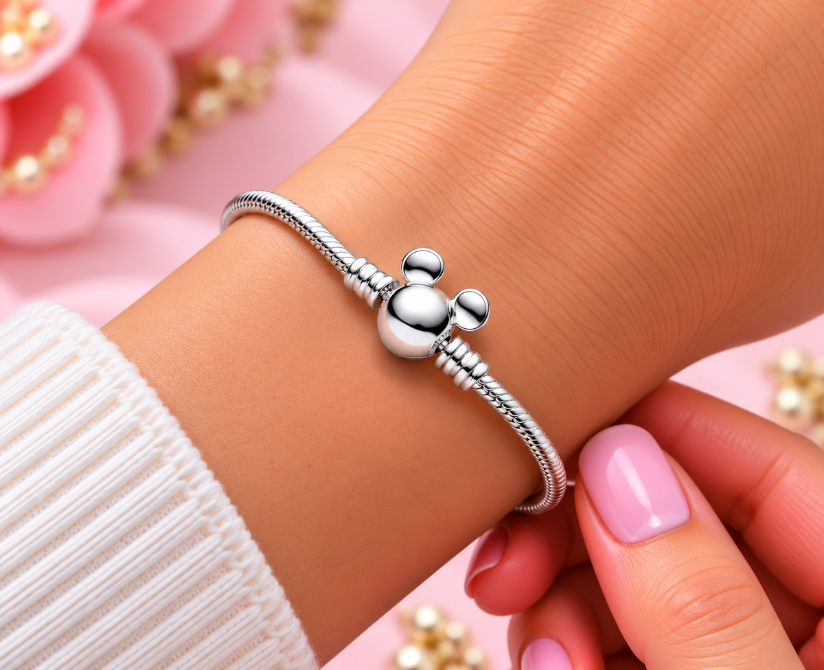Disney Mickey Mouse Clasp Moments Snake Chain Bracelet 19CM