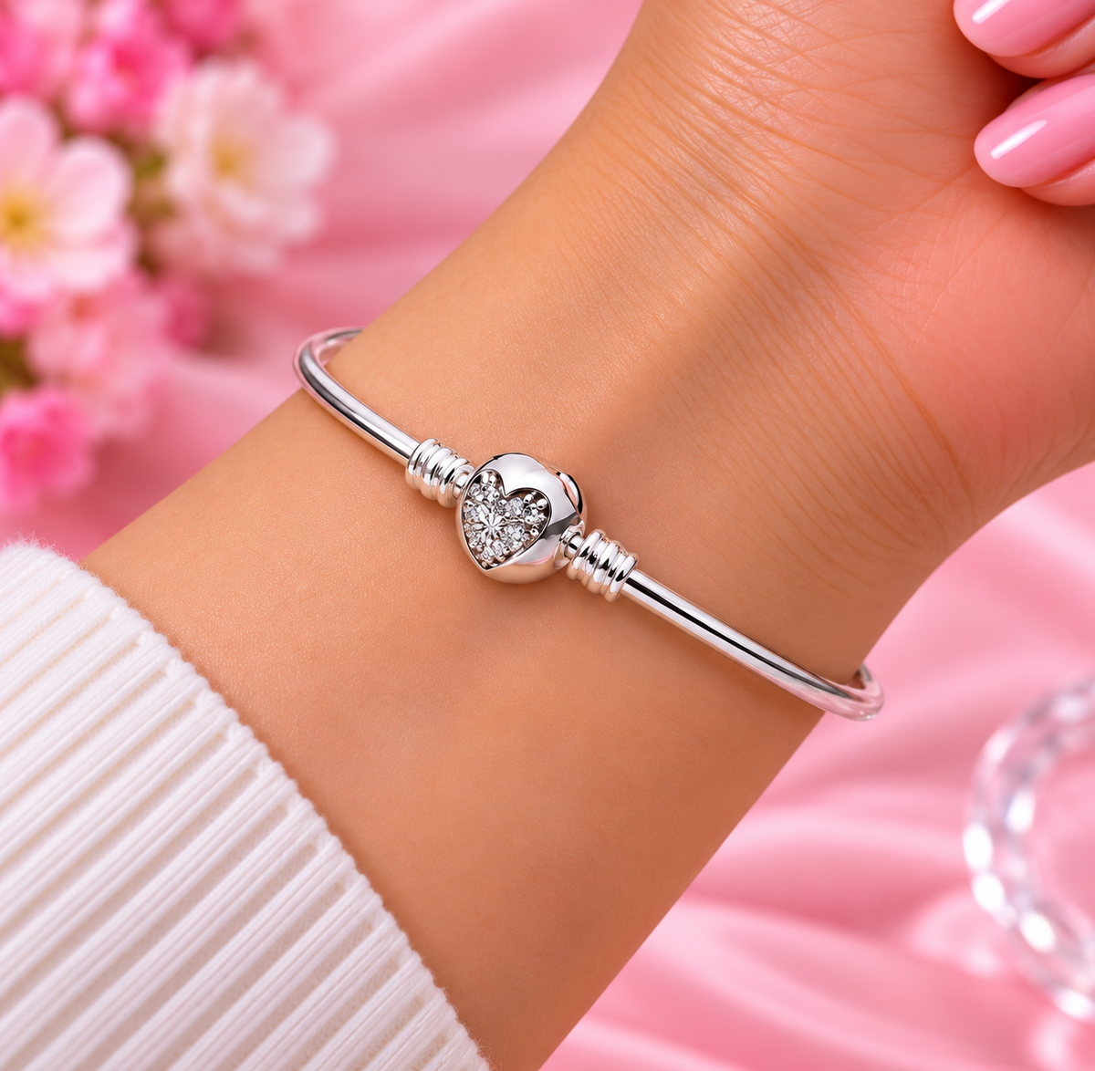 Silver bangle with ice crystal heart clasp with clear cubic zirconia S925